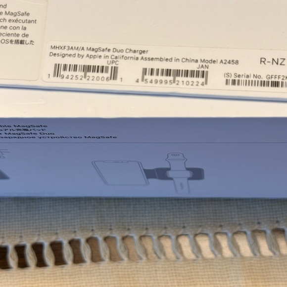 Apple MagSafe Duo Charger. Authentic Apple product. Like New condition. White - Picture 6 of 16